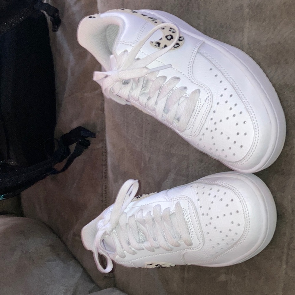 womens nike court like new